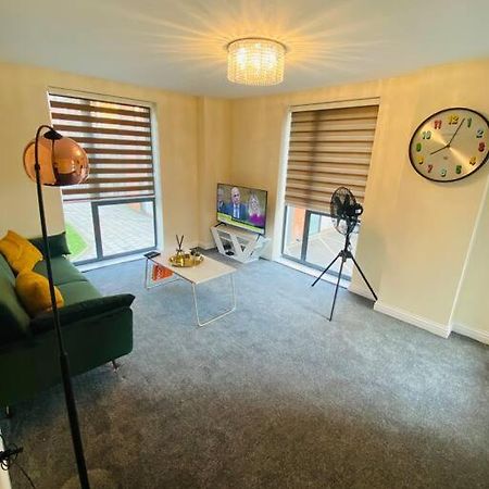 Edgware Beautiful And Modern 2 Bedroom Flat In Colindale מראה חיצוני תמונה